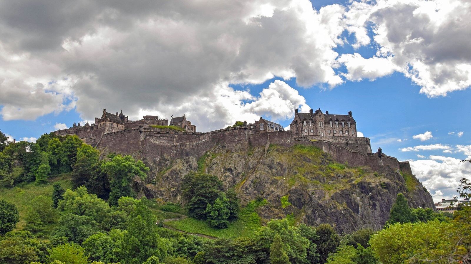 Car rental in Edinburgh