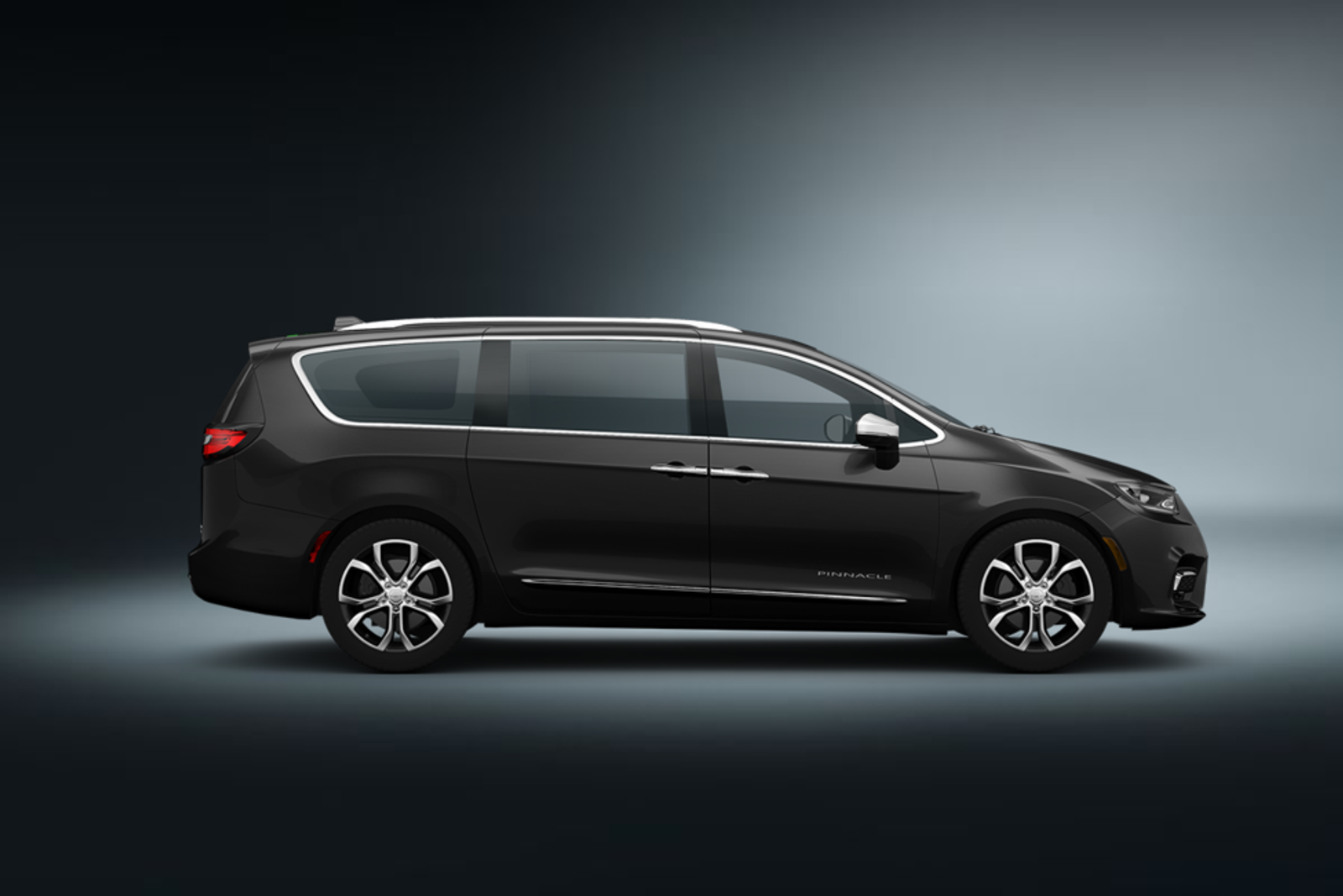 Minivan Chrisler Pacifica black with SIXT background